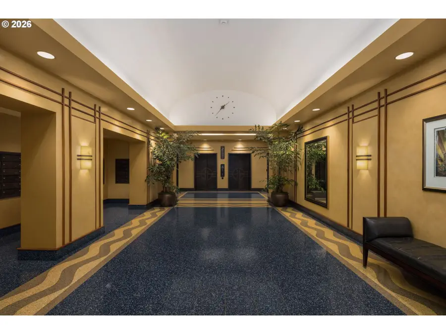 420 NW 11th Ave #915, Portland, OR 97209 - #3