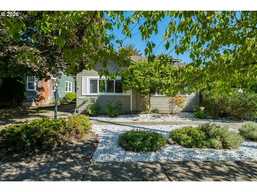 129 NW 11th St, Corvallis, OR 97330 - #2