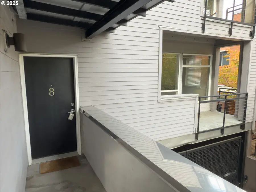 2327 NW Northrup St #8, Portland, OR 97210 - Image #2