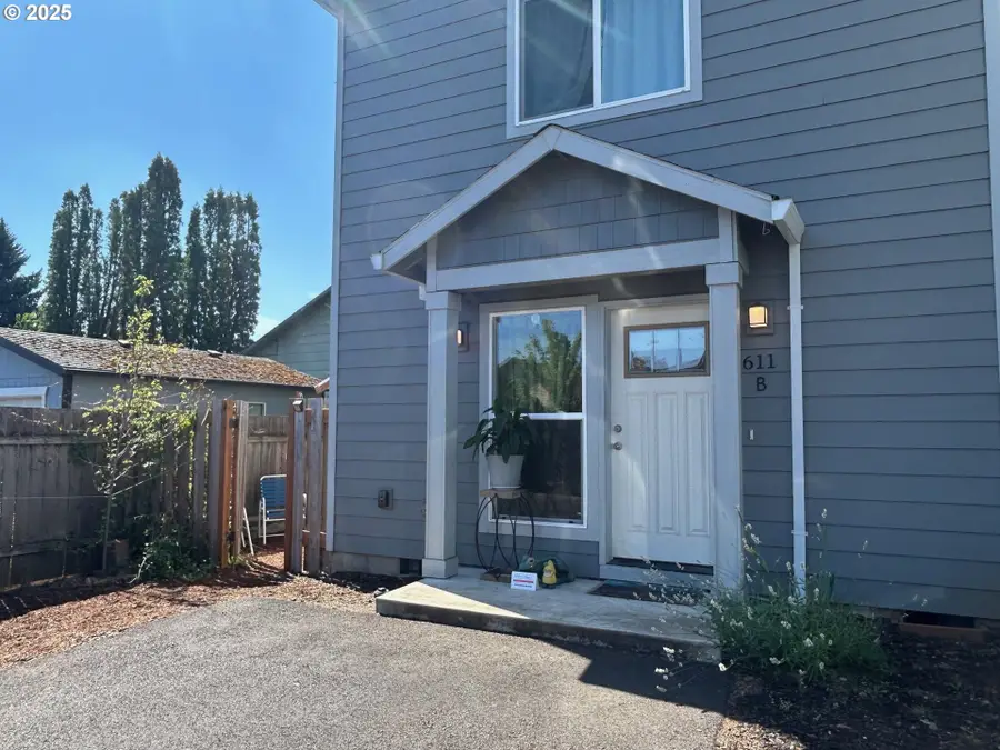 611 SE 142nd Ave #B, Portland, OR 97233 - Image #2