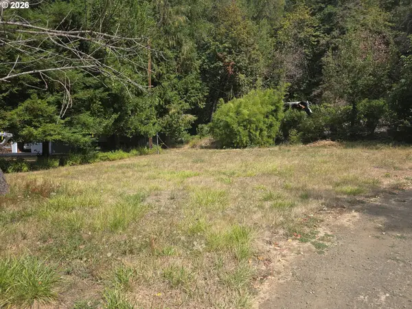1313 Fisher Rd, Roseburg, OR 97471