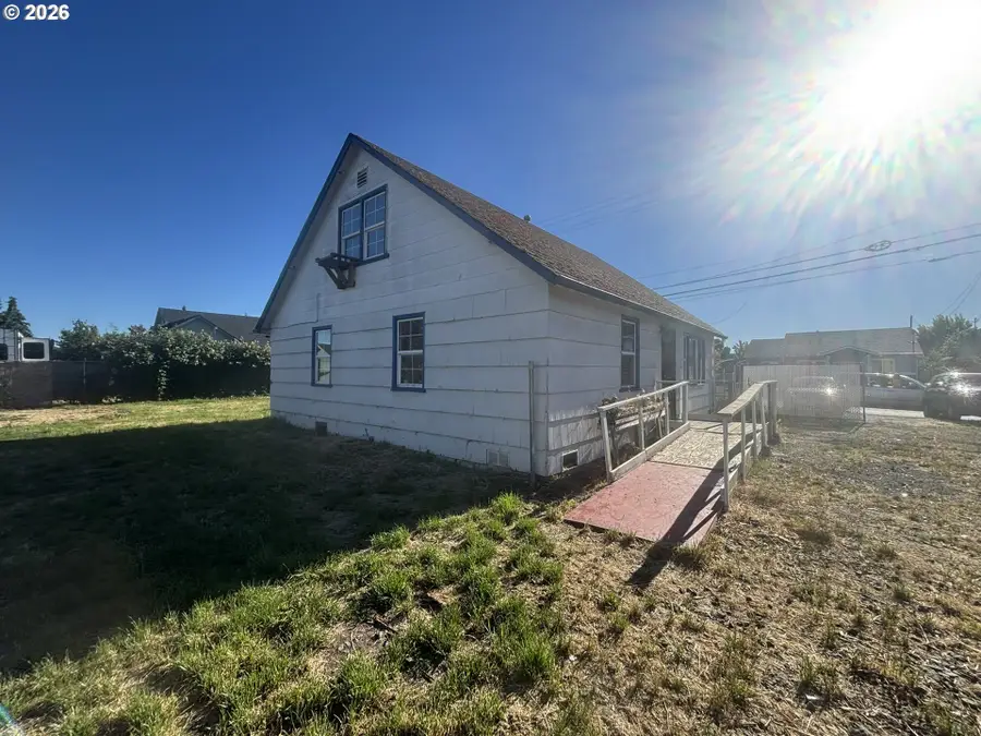 395 36th St, Springfield, OR 97478 - #3