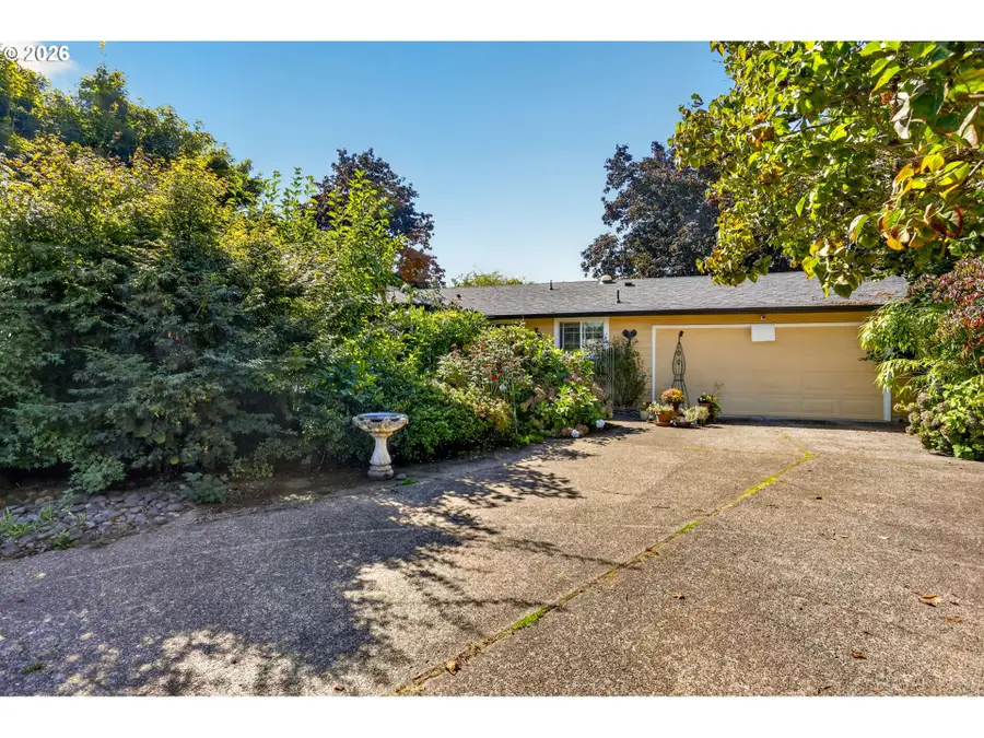 132 Woodfield Ct, Oregon City, OR 97045 - #3