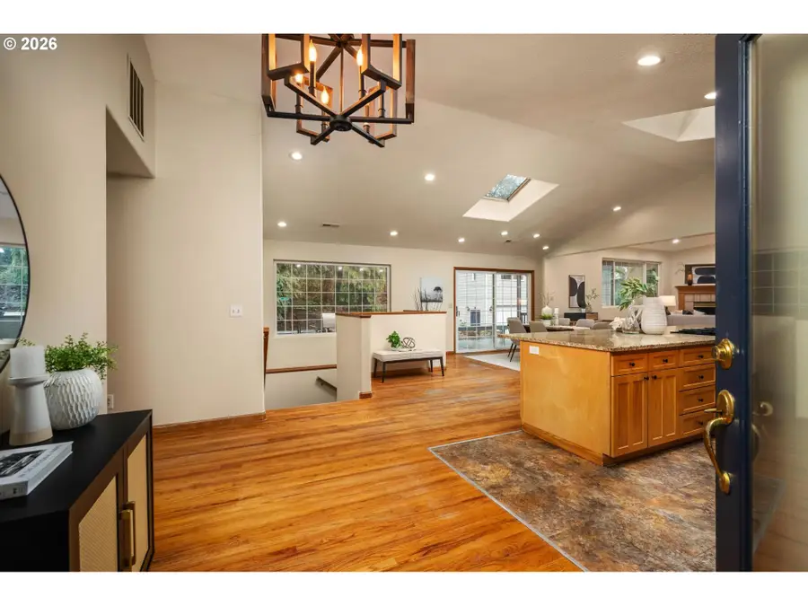 1471 Burns St, West Linn, OR 97068 - Image #2