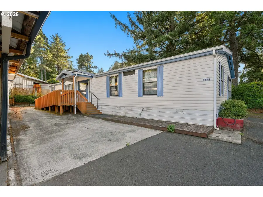 1445 Village Pines Ave, Coos Bay, OR 97420 - #3