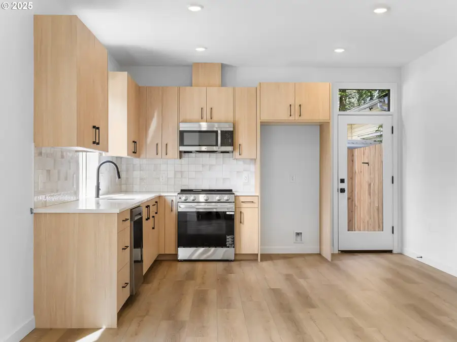 3863 N Willis Blvd #8, Portland, OR 97217 - #3