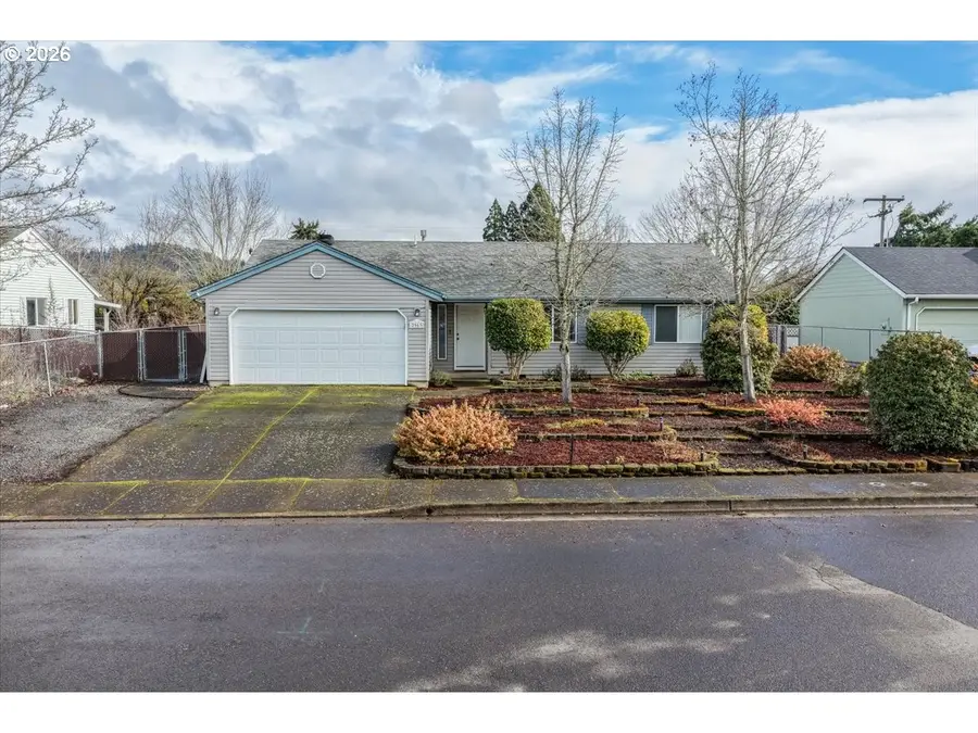 2963 S 7th Pl, Lebanon, OR 97355 - #2