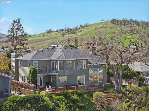 915 E 18th St, TheDalles, OR 97058