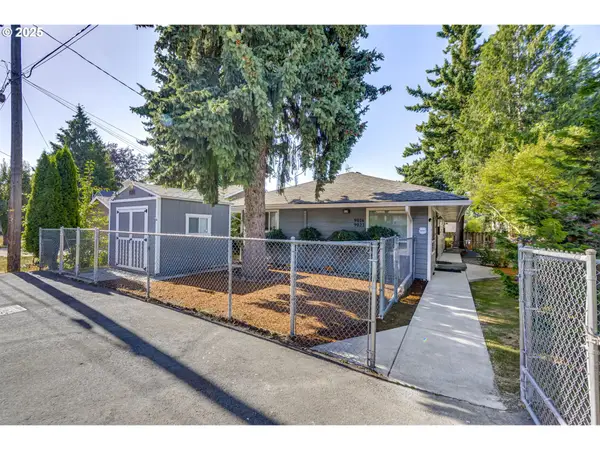 9016 9022 SE Ankeny St, Portland, OR 97216