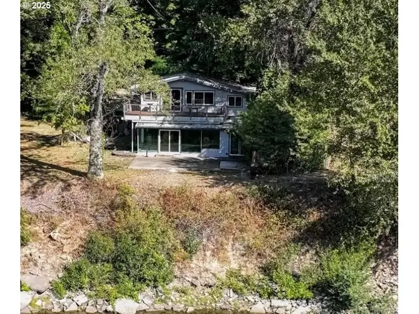 1649 Riverhaven Dr, Salem, OR 97302