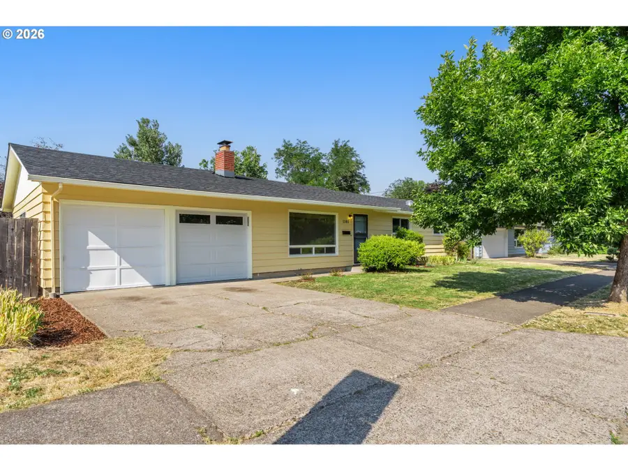 1161 W 24th Ave, Eugene, OR 97405 - #2