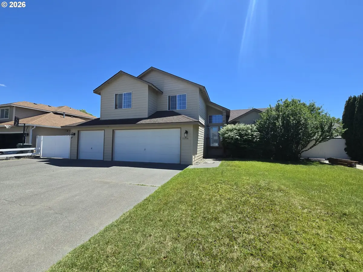 1166 E Main St, Hermiston, OR 97838 - #1