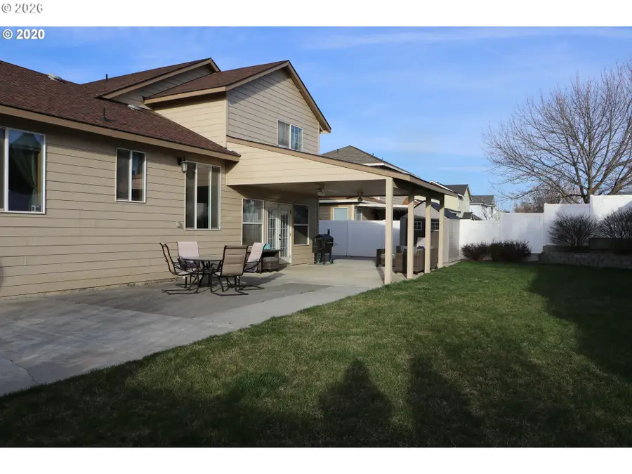 1166 E Main St, Hermiston, OR 97838 - #3
