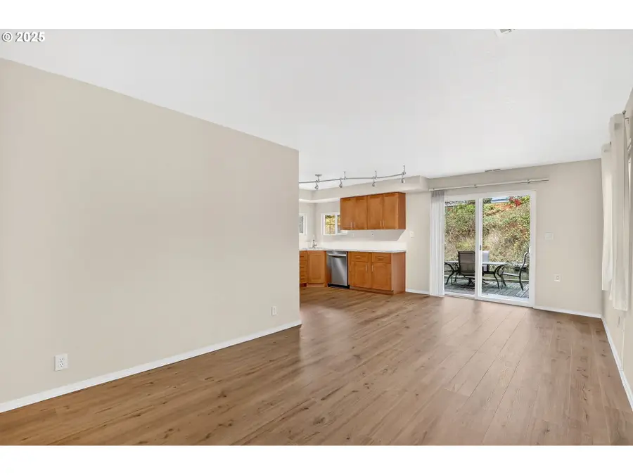 1915 N Jantzen Ave, Portland, OR 97217 - Image #2