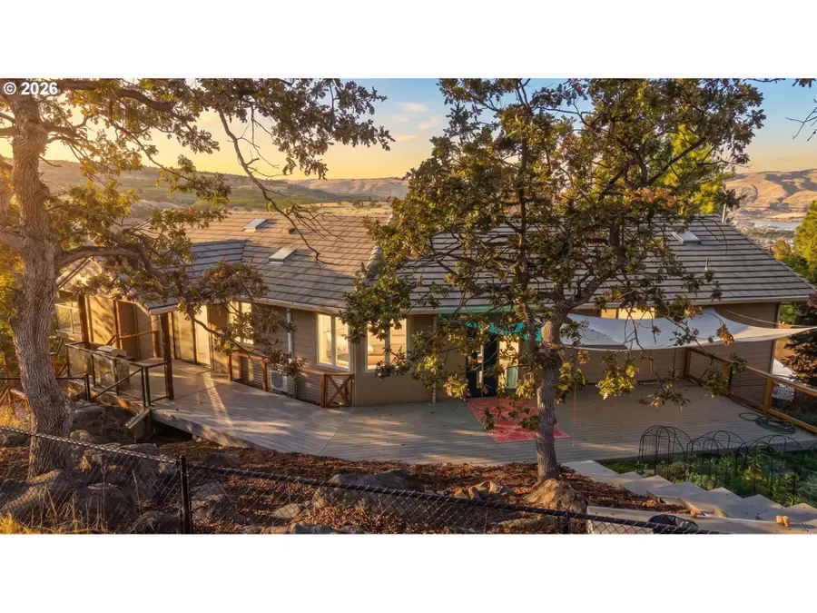 2114 Garrison St, The Dalles, OR 97058 - #2