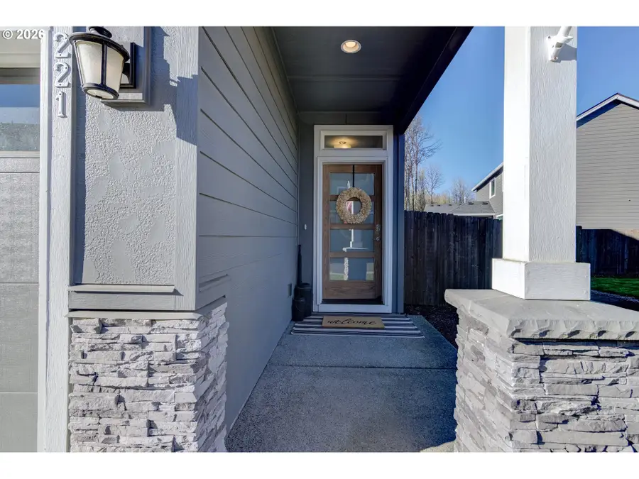 221 S 39th Dr, Ridgefield, WA 98642 - Image #3