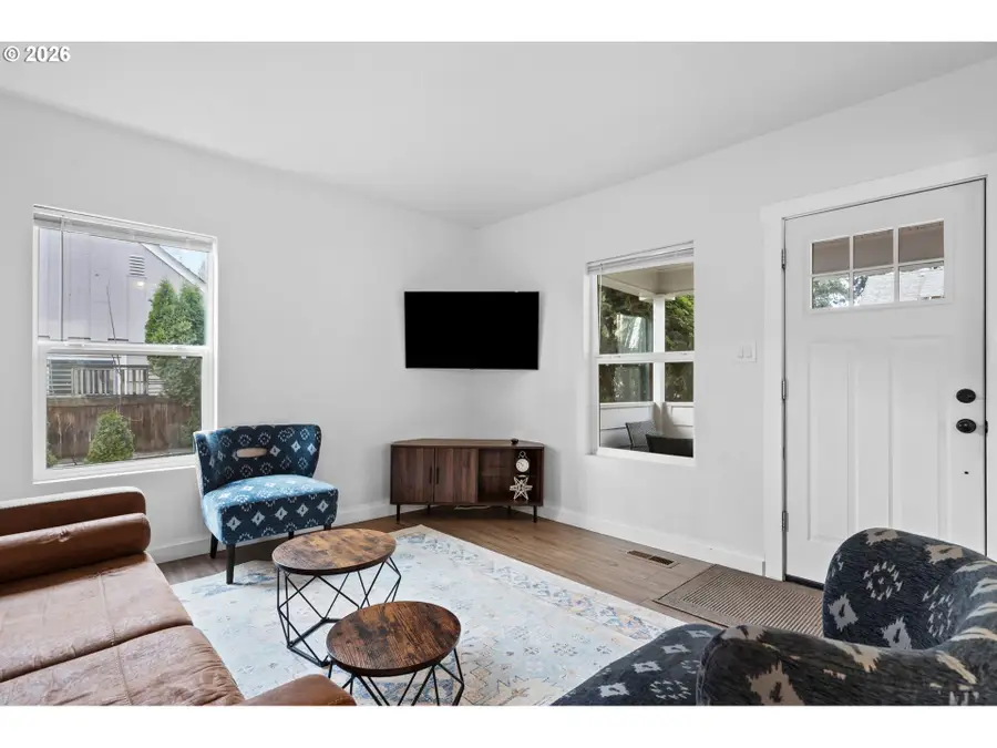 205 W 32nd St, Vancouver, WA 98660 - Image #2