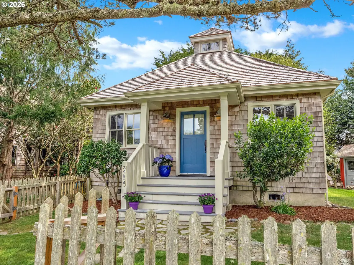 34204 Territory Rd, Oysterville, WA 98640 - #1
