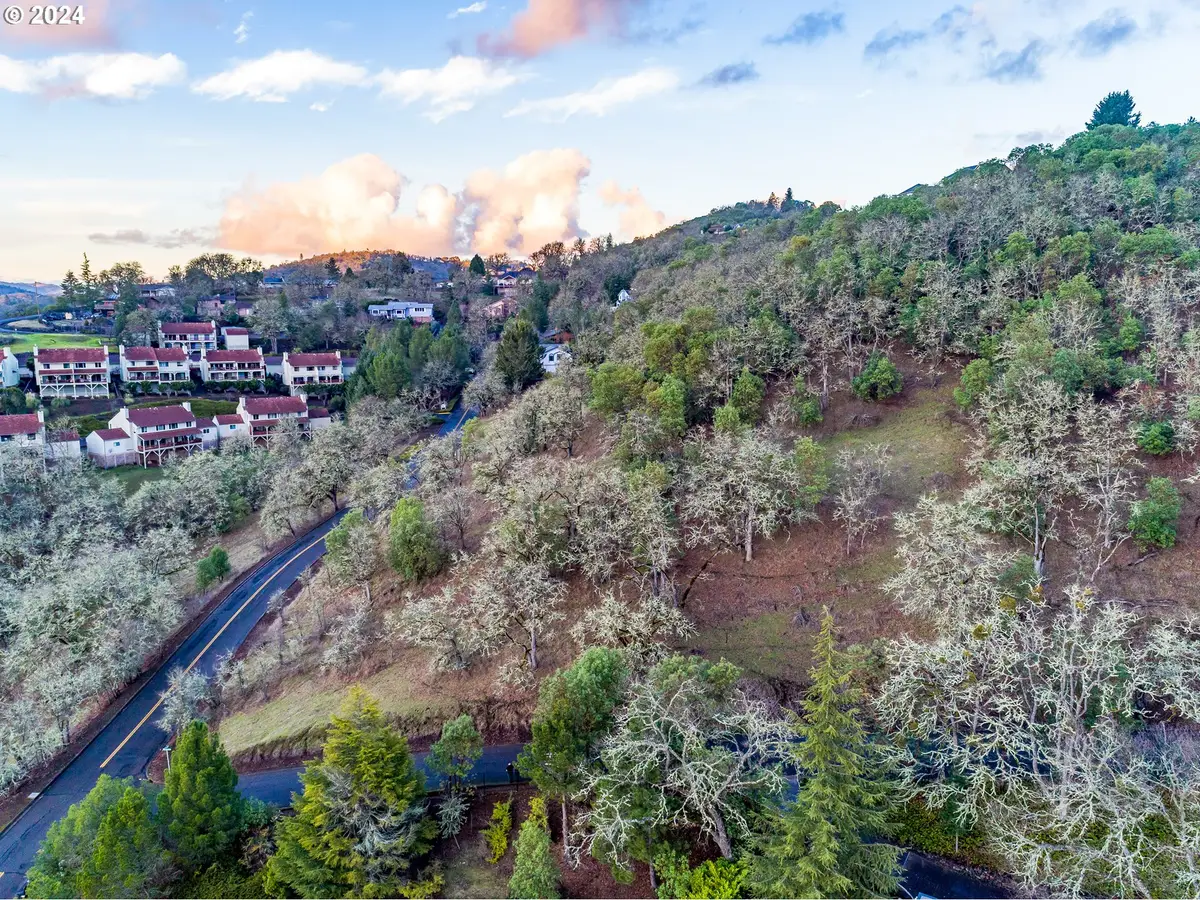 NE Sunset St, Roseburg, OR 97470 - Image #1