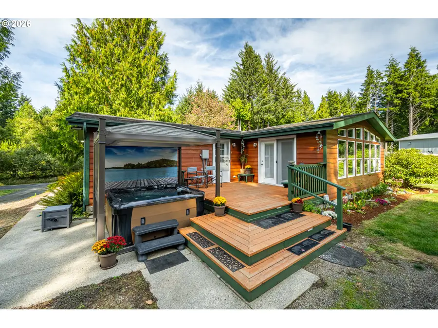 5004 N Loftus Rd, Florence, OR 97439 - #3