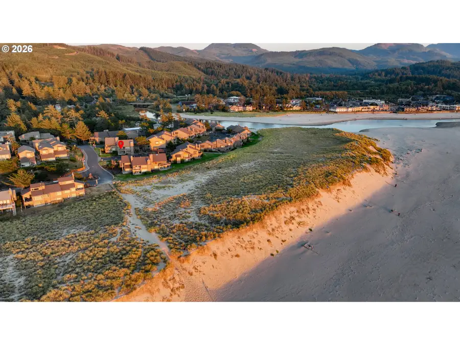 101 N Breaker Point Dr #101, Cannon Beach, OR 97110 - #2