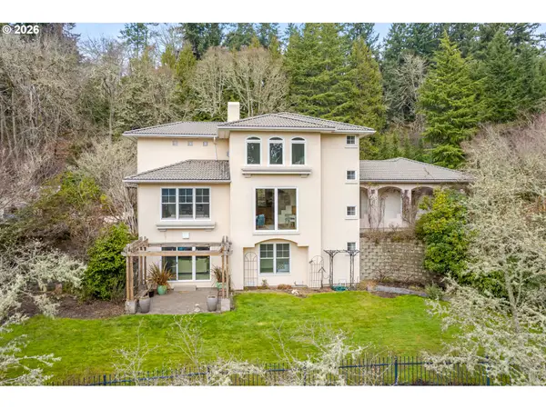 4015 Spring Knoll Dr, Eugene, OR 97405