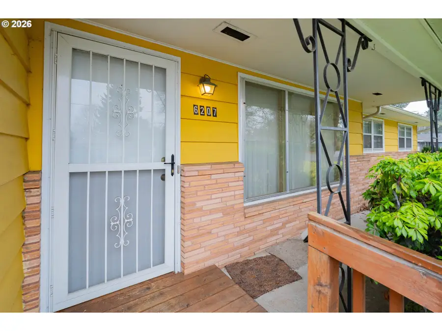 6207 NW Lincoln Ave, Vancouver, WA 98663 - #2