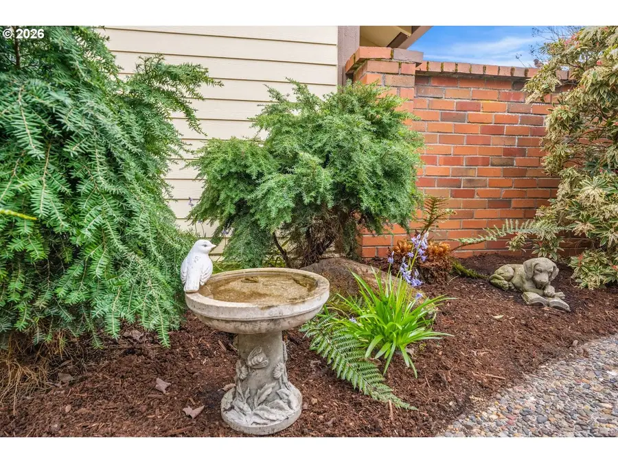 10440 SW Greenleaf Ter, Tigard, OR 97224 - #3