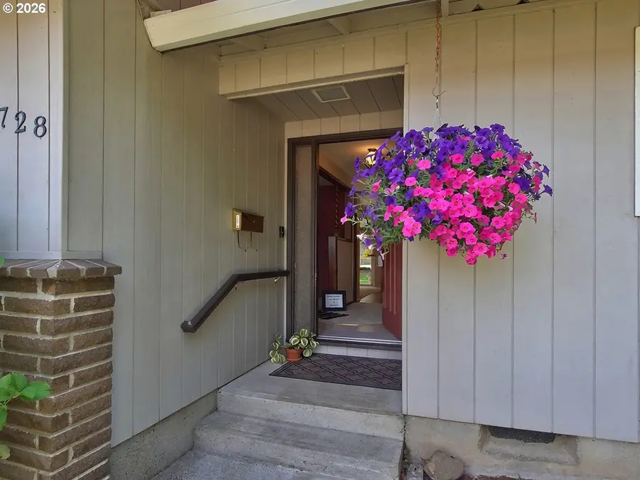 1728 NE 19th St, McMinnville, OR 97128 - #3