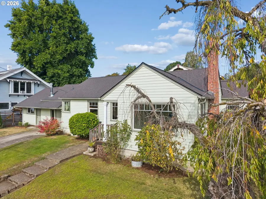 4951 SE Salmon St, Portland, OR 97215 - #3