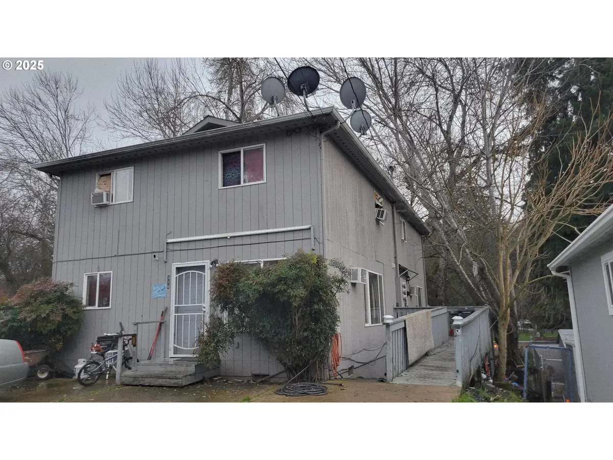 318 NE Howland St, Myrtle Creek, OR 97457 - Image #1