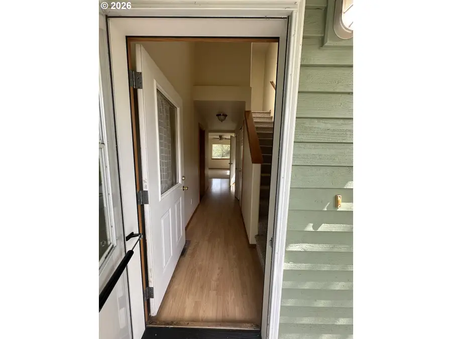 419421 Maxs Pl, Hood River, OR 97031 - #3