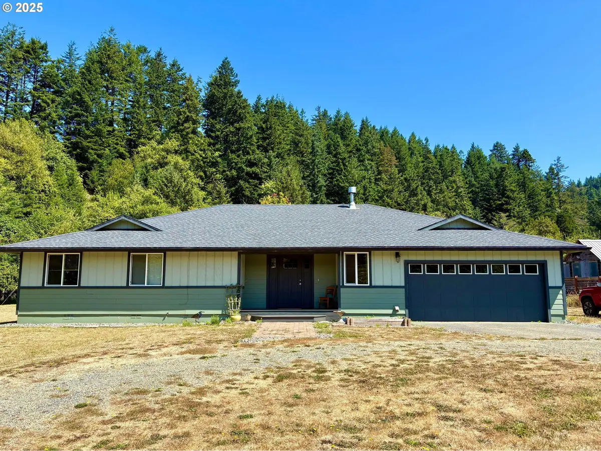 94345 Orchard Ln, Gold Beach, OR 97444 - Image #1
