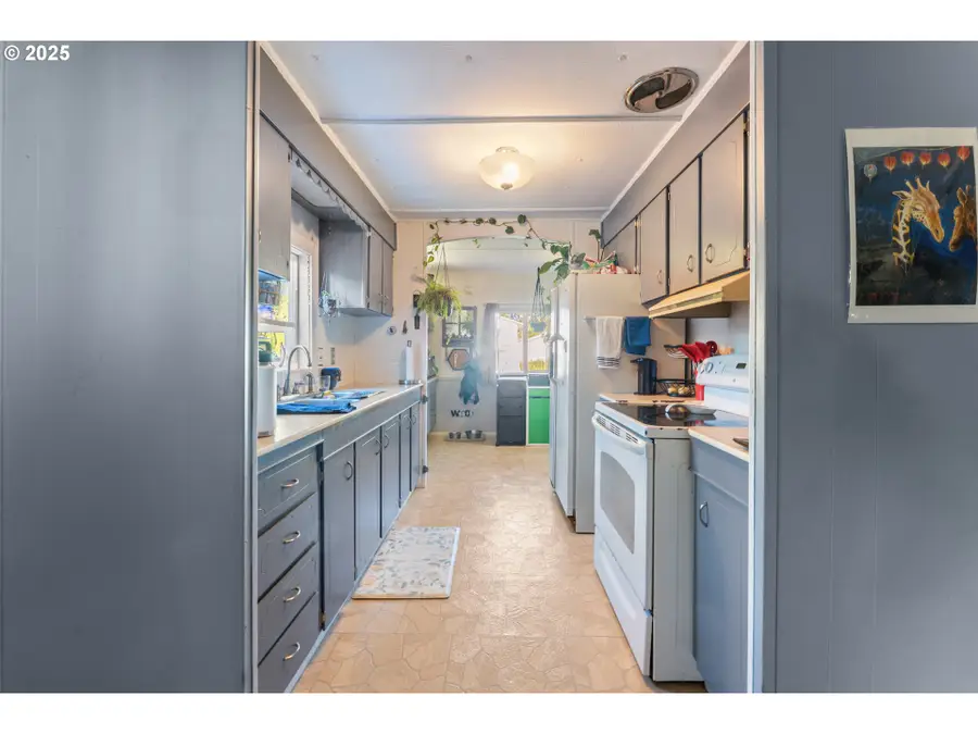 1735 Pennsylvania St, Coos Bay, OR 97420 - Image #3