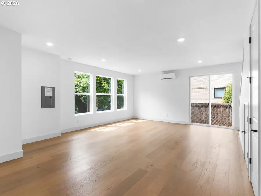 2727 SE Clinton St, Portland, OR 97202 - #2