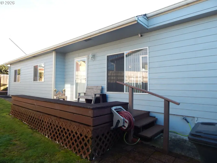 963 Crocker St, Coos Bay, OR 97420 - Image #3
