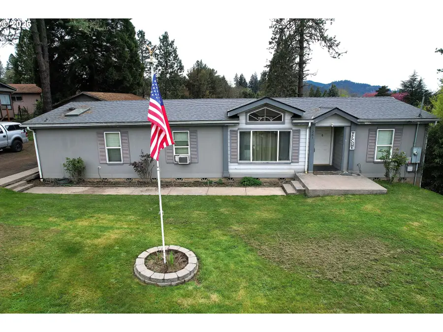 261 S Estella St, Glide, OR 97443 - #2