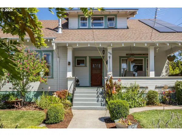 990 Taylor St, MtAngel, OR 97362