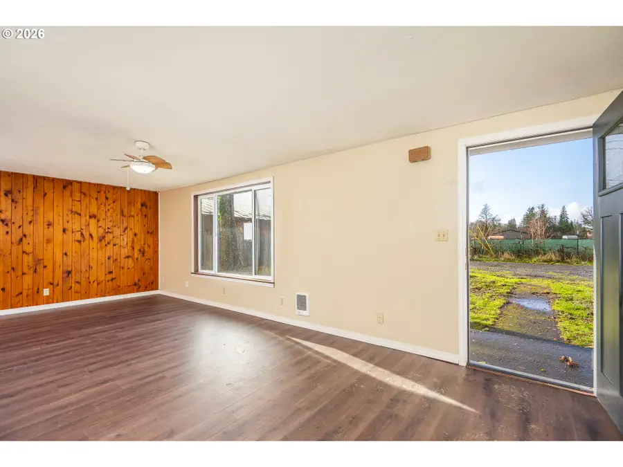 24743 Warthen Rd, Elmira, OR 97437 - Image #2