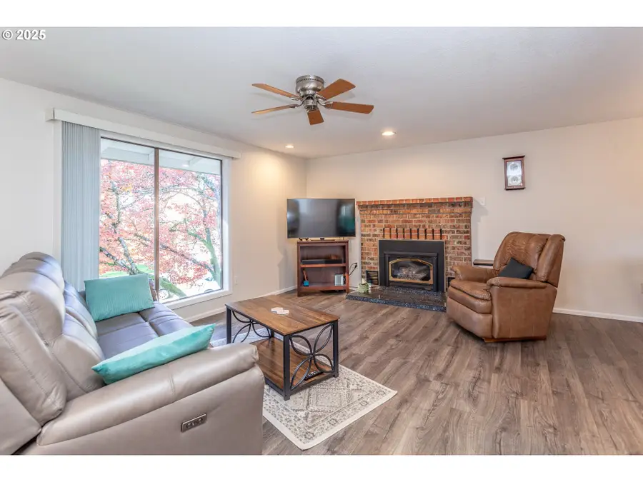 10054 SW Erie Ct, Tualatin, OR 97062 - Image #2