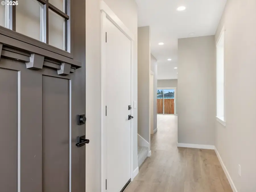 122 SW Alder Ct, Warrenton, OR 97146 - #2