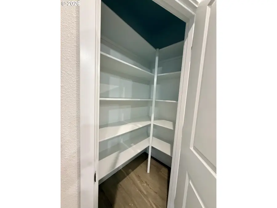 1327 SE 9th St, Hermiston, OR 97838 - Image #3