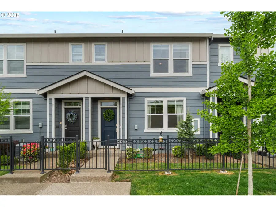 821 N 19th Ave, Cornelius, OR 97113 - #2