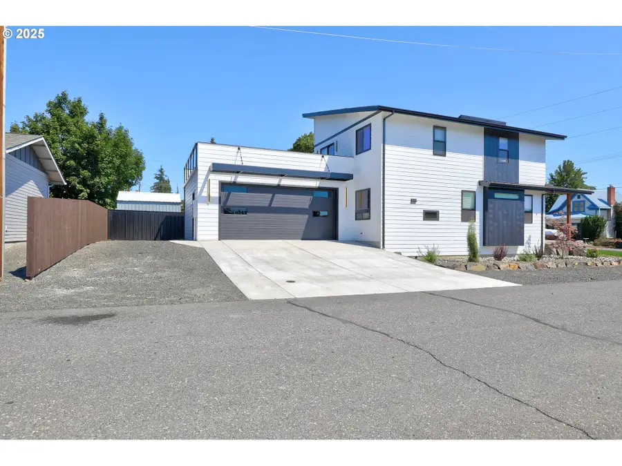 211 NW Heisler St, Dufur, OR 97021 - Image #2