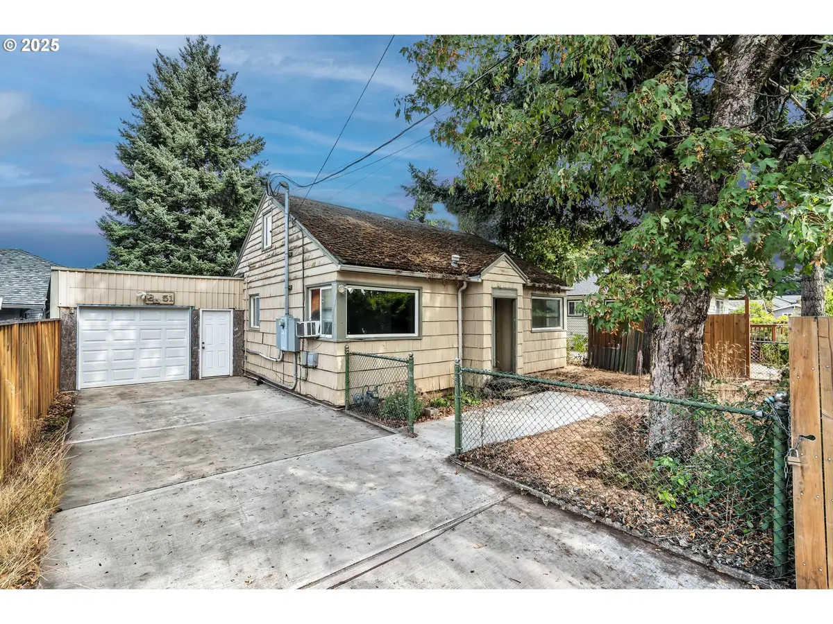 8451 SE Bush St, Portland, OR 97266 - Image #1