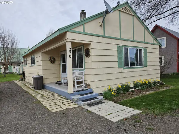 220 Kellog St, Halfway, OR 97834