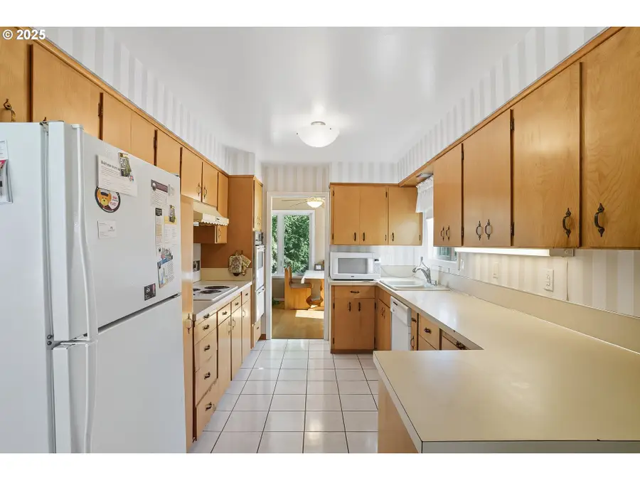 15909 NE Morris St, Portland, OR 97230 - Image #3