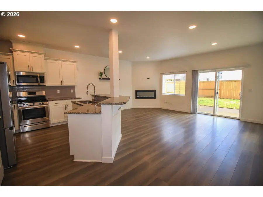 842 S 22nd Ave, Cornelius, OR 97113 - #3