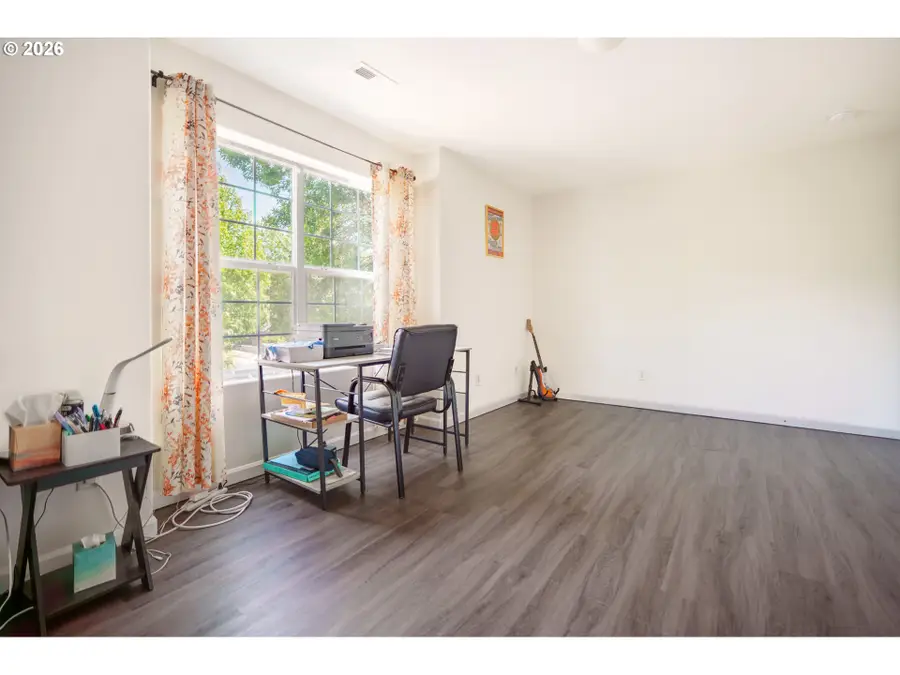 804 NW Brookhill St, Hillsboro, OR 97124 - #2