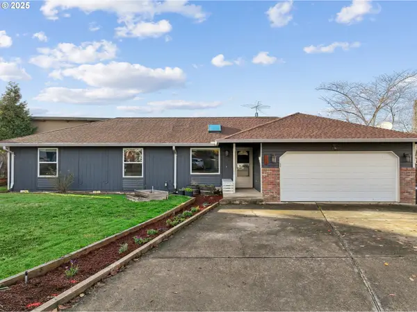 1005 NW Cazadero Ct, Estacada, OR 97023